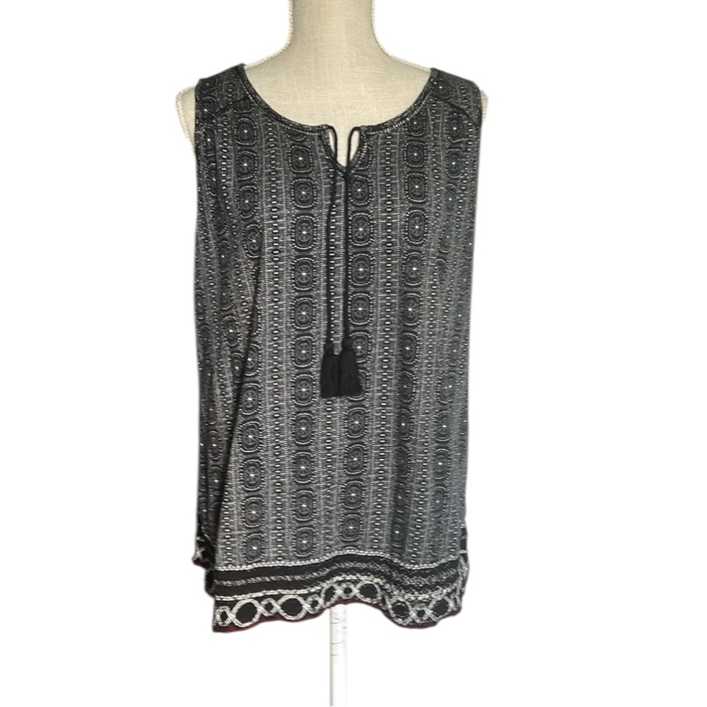 Style & Co. Black White Geometric print top string tie keyhole neck sleeveless